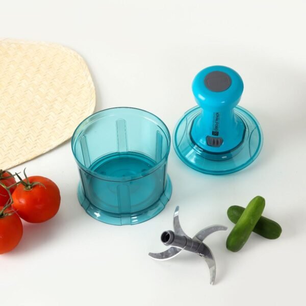 Royalford 900 ML Push Chopper- | Compact Chopper With 4 Blades| Suitable For Chopping Vegetables And Fruits| Quick Manual Chopper| Stainless Steel Blade Set For Fast And Effective Chopping| Detachable Body Parts For Easy Cleaning| Food Grade And BP, Model RF11955 - Image 5